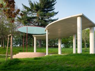 Pavilon v parku Sacre Coeur